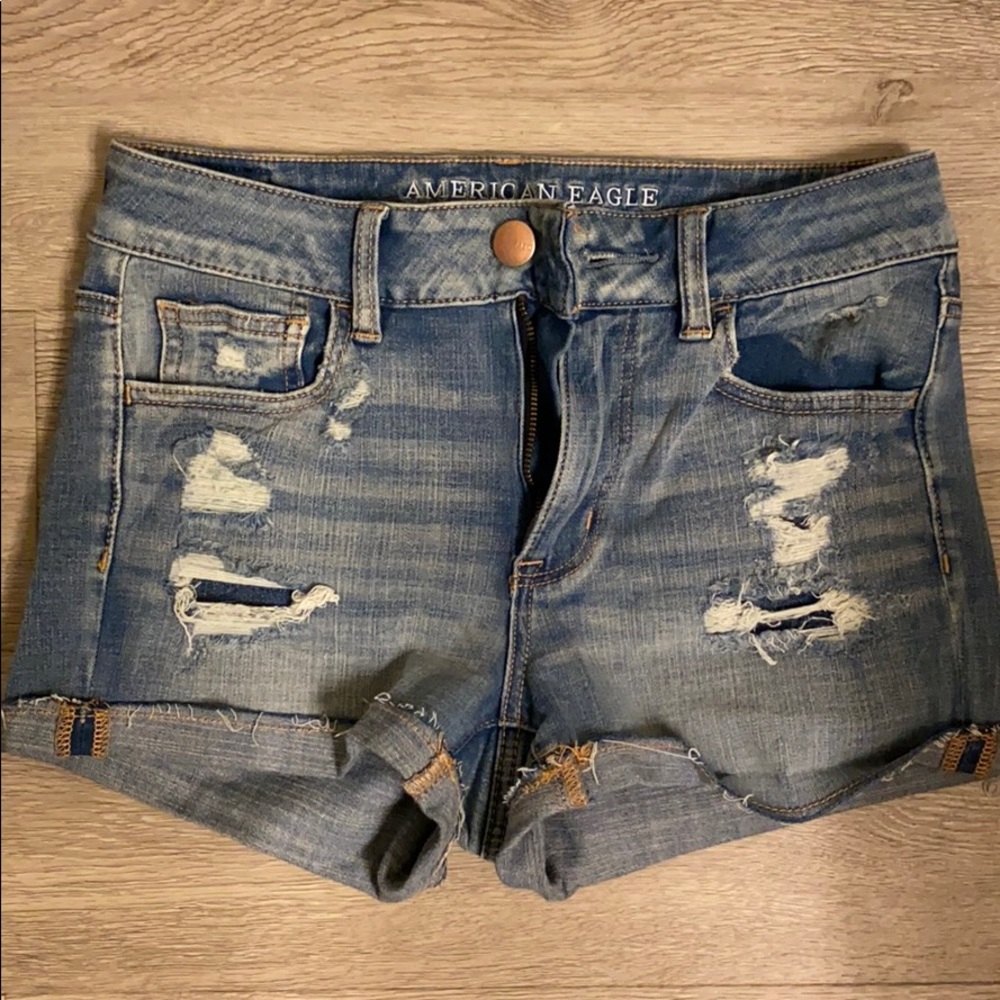 Light wash high rise shortie